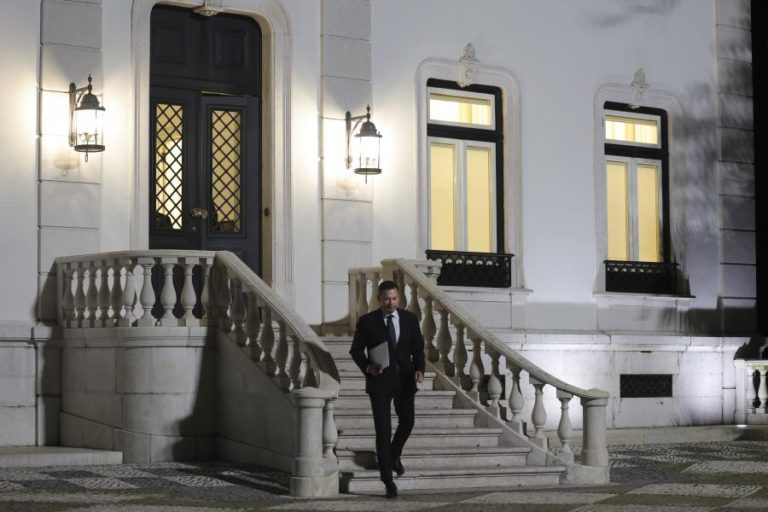 Entidade da Transparência revela que declarações de rendimentos e património de Montenegro estão “em verificação”