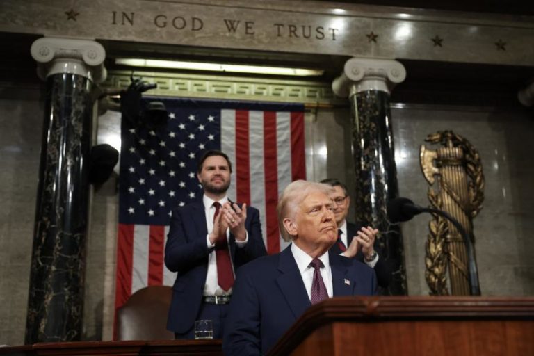 Donald Trump admite ser “hora de usar tarifas contra outros países”