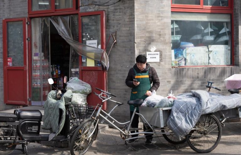 Atividade industrial da China atinge em março valor mais elevado em 12 meses