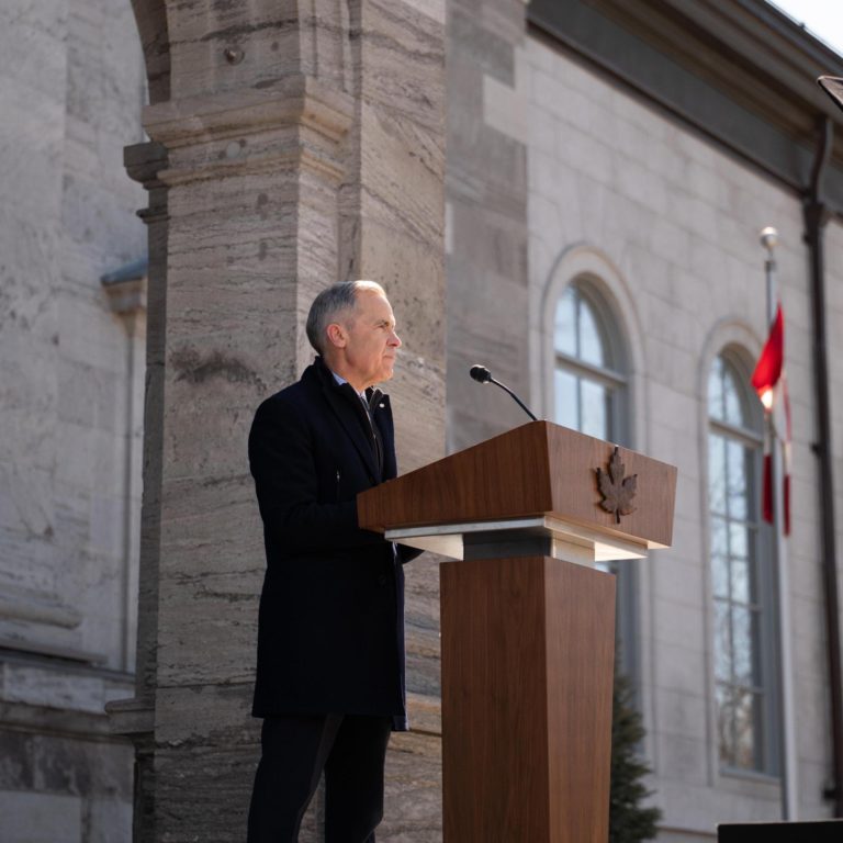 Eleições no Canadá marcadas para 28 de abril