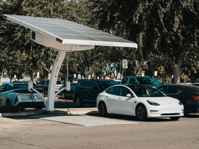 B2-03-VT TESLAS DANIFICADOS ONTARIO RS 032125