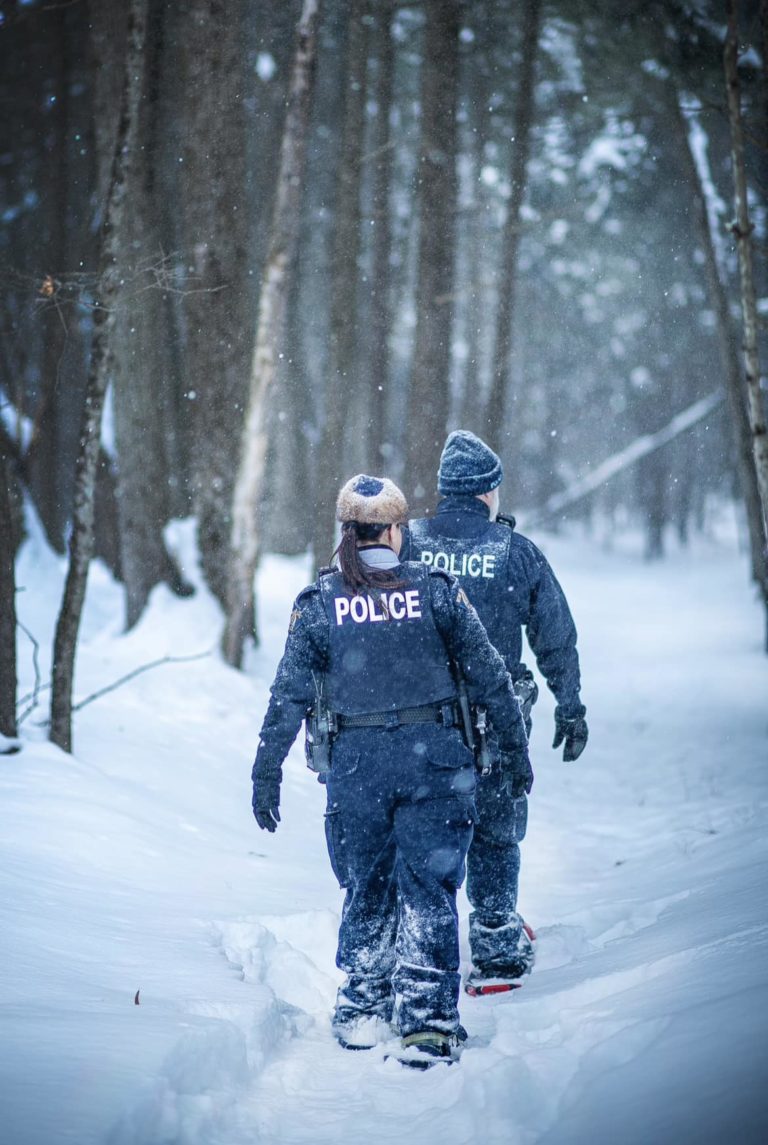 RCMP: Família com hipotermia resgatada no Quebec após travessia da fronteira