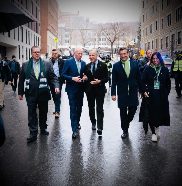 Cultura: Milhares de canadianos celebram St. Patrick’s Day, incluindo Carney