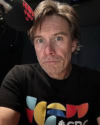 ‘We are Canadian’: 25 anos depois, Jeff Douglas volta a viralizar com vídeo patriótico