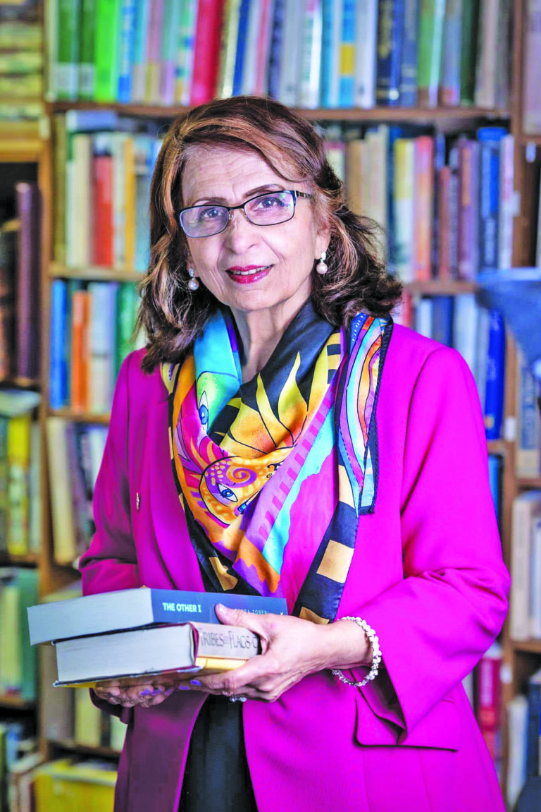 Literatura: Zohra Zoberi, autora de Mississauga, acaba de lançar livro de memórias