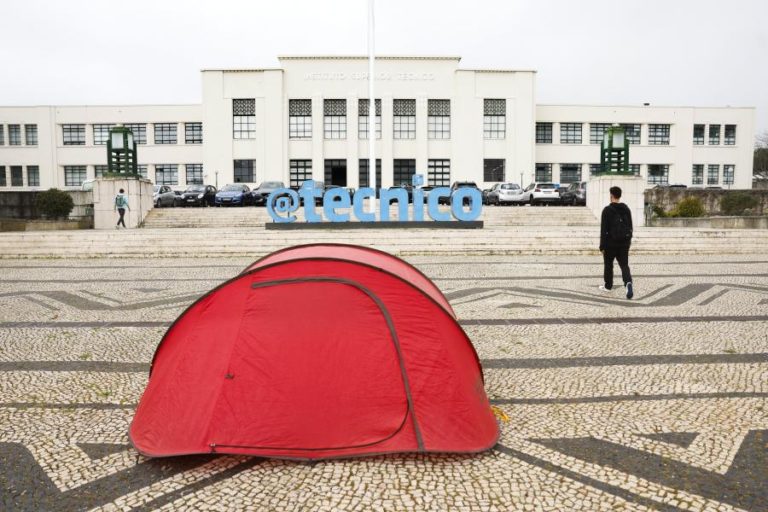 Governo dos EUA cancela programa com Instituto Superior Técnico