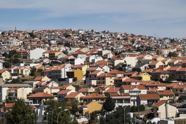 Prestação da casa desce 134 euros em maio para créditos com Euribor a 12 meses
