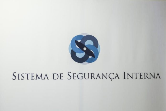 41910300.jpg