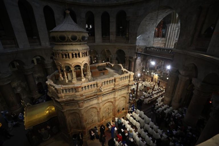 Autoridade Palestiniana acusa Israel de impedir acesso de núncio católico ao Santo Sepulcro