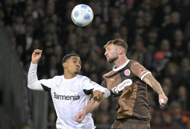 Bayer Leverkusen volta a empatar e ‘embala’ o líder Bayern Munique para o título