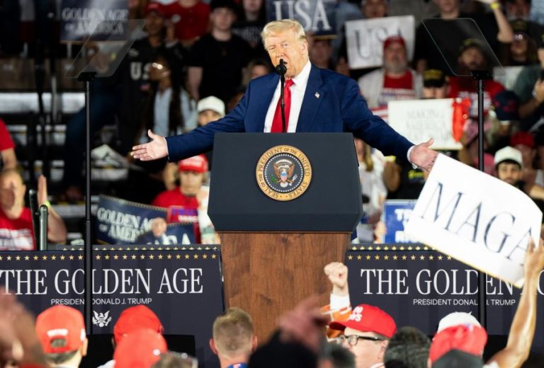 ‘Fake news’ sobre Trump com 134,5 milhões de visualizações nos primeiros 100 dias de mandato