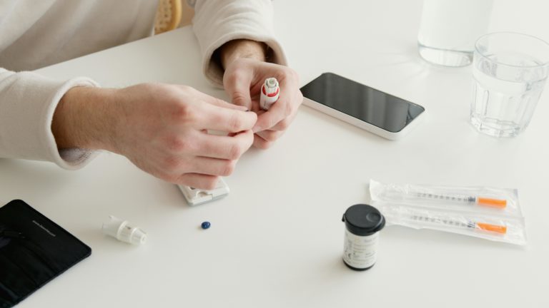 Ontário abre centros de recuperação e encerra locais de consumo de droga