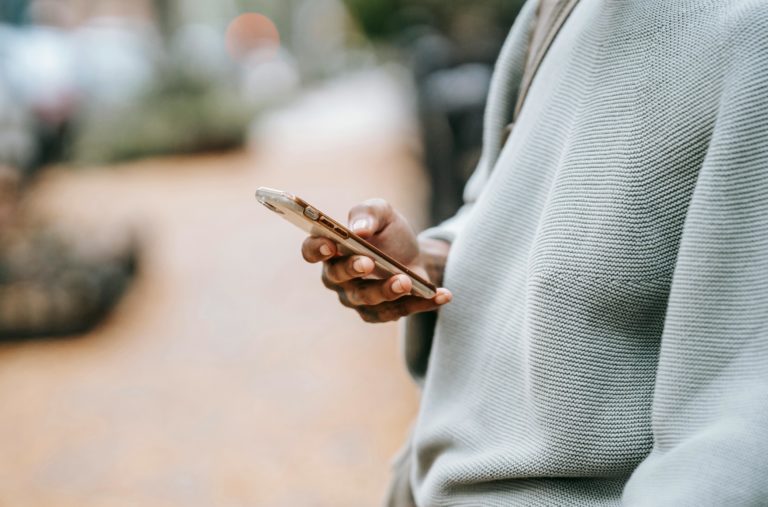 Conteúdo de telemóveis pode condicionar entrada nos EUA
