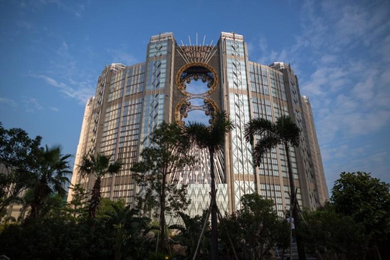 Operadora do jogo em Macau Melco duplica lucros no primeiro trimestre de 2025