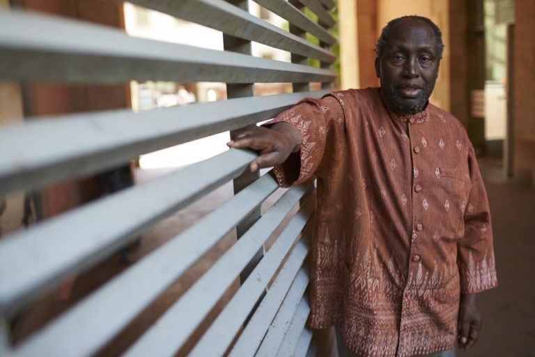 Escritor queniano Ngugi Wa Thiong’o, eterno candidato ao Nobel, morreu aos 87 anos