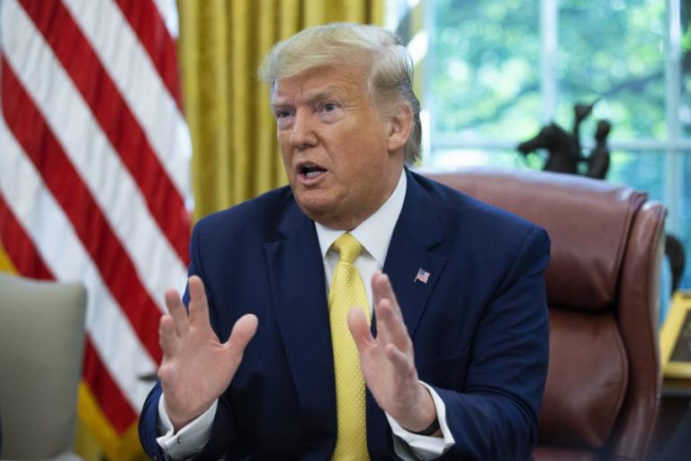 Tribunal comercial impede Trump de impor tarifas ao abrigo da lei de emergência