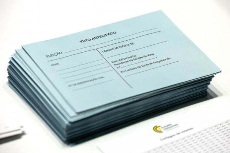 Mais de 333 mil eleitores podem votar hoje em todo o país