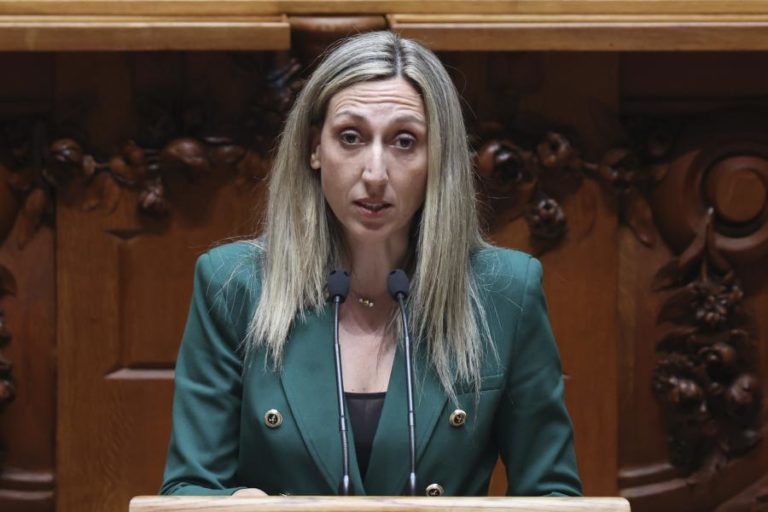 Início do julgamento da deputada Cristina Rodrigues adiado para depois das legislativas