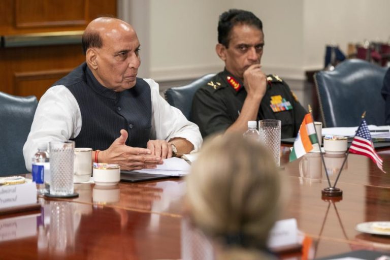 Índia exige vigilância das armas nucleares do Paquistão