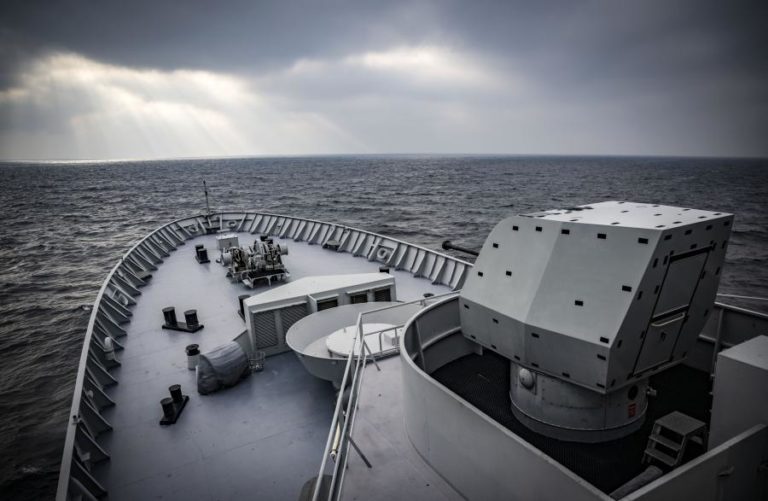 Suécia reforça controlo da “frota fantasma” russa do Mar Báltico