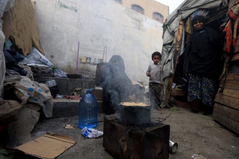 Pessoas em níveis elevados de insegurança alimentar aguda aumentam pelo 6.º ano