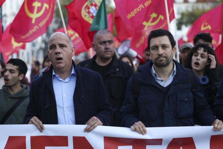 PCP apresenta queixa à CNE por retirada de cartazes políticos em Lisboa