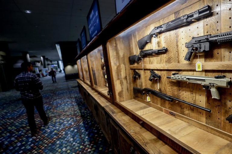 Governo de Trump permite venda de gatilhos que tornam disparos das armas mais rápidos