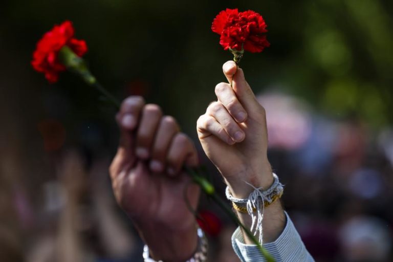 Livro “Os putos do PREC” recupera Verão Quente de 1975 nos liceus pela voz dos estudantes