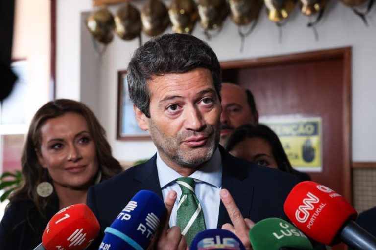 Ventura diz que relação entre Montenegro e clientes da Spinumviva levanta “maiores suspeitas”