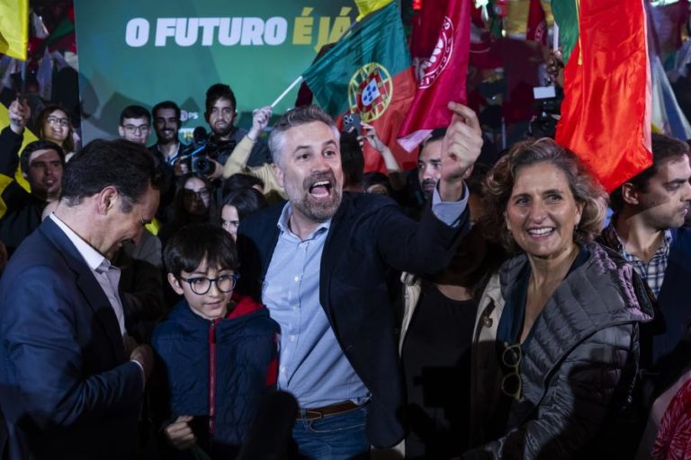 Pedro Nuno acusa Montenegro de não conhecer realidade dos pensionistas