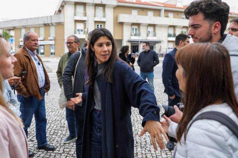 Política faz-se para uma minoria e nós queremos acabar com isso