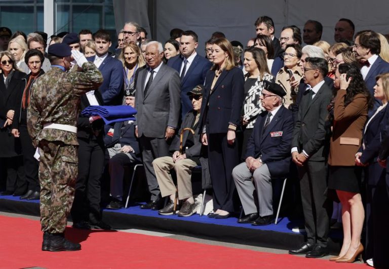 Costa pede que se evite Afeganistão e paz falsa em Gaza em 80.º aniversário da Segunda Guerra Mundial