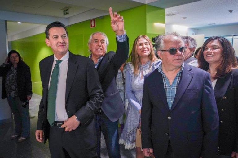 Rocha recebeu lenço de namorados do Minho mas recusou antecipar casamento com AD