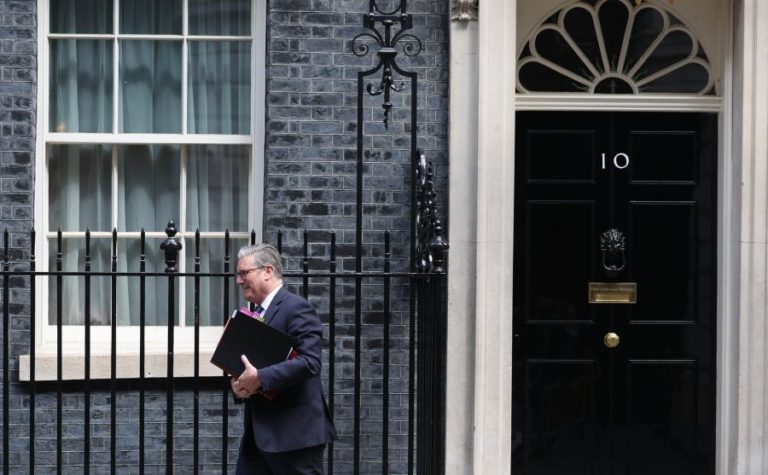 Reino Unido em contacto com outros países para acalmar tensões entre Índia e Paquistão