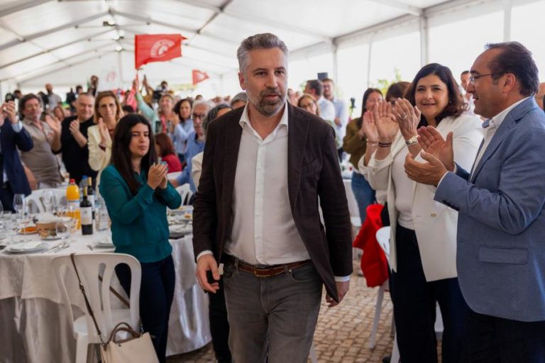 Pedro Nuno critica Governo por não ter evitado greve na CP e tentar responsabilizar sindicatos