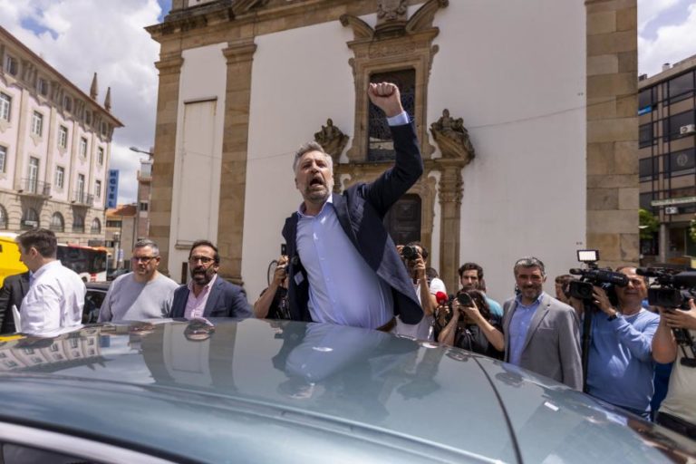Pedro Nuno espera que Leão XIV seja “farol de paz, diálogo e dignidade humana”