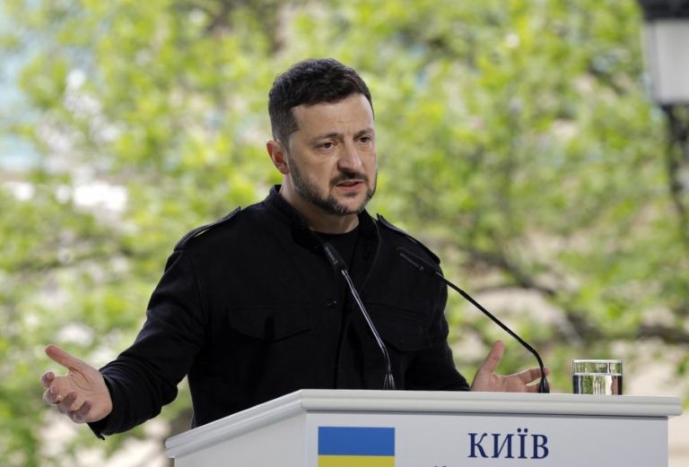 Zelensky espera por Putin na Turquia