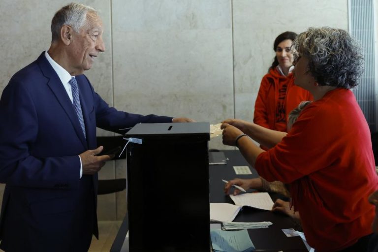 Marcelo apela ao voto e lembra que não pode haver eleições nos próximos 12 meses