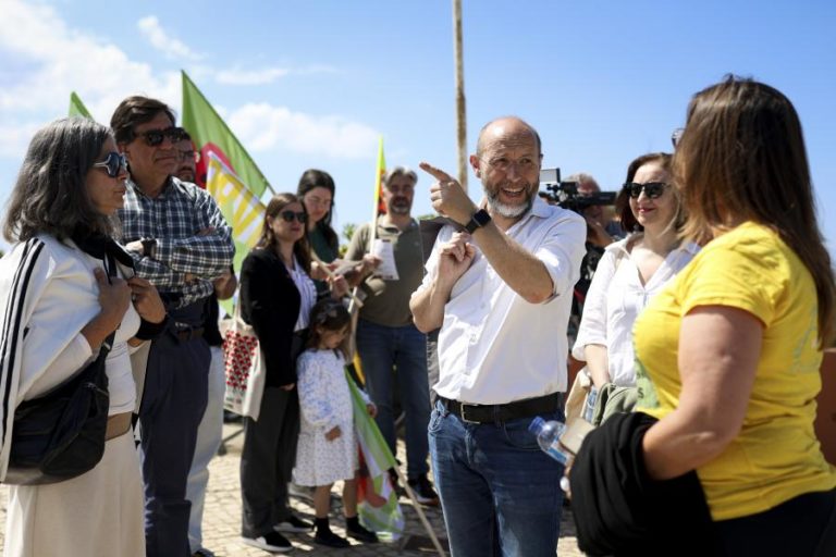 Livre diz que a escolha está entre a dupla do “chico-espertismo” ou da “condução segura”