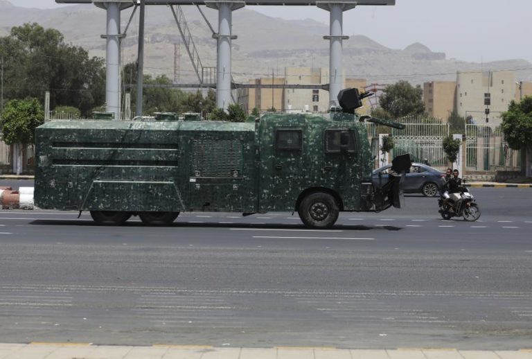 Aeroporto de Sana de novo operacional após bombardeamentos israelitas