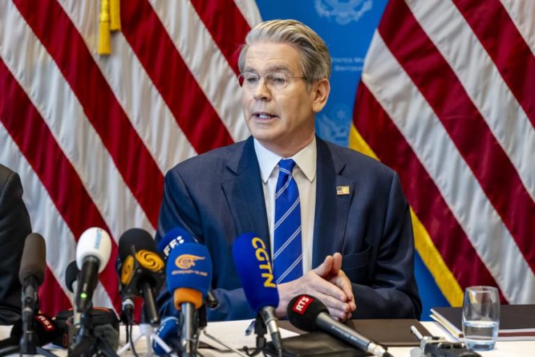 EUA impõem novas sanções ao Irão contra fabrico de mísseis balísticos