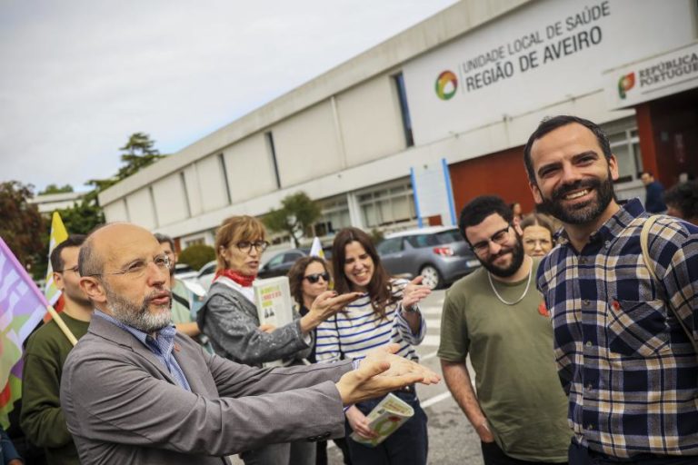 Livre alerta que governo minoritário sem apoio parlamentar poderá rapidamente ficar em gestão
