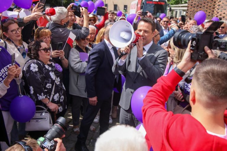 Polónia suspeita de interferência russa na campanha presidencial