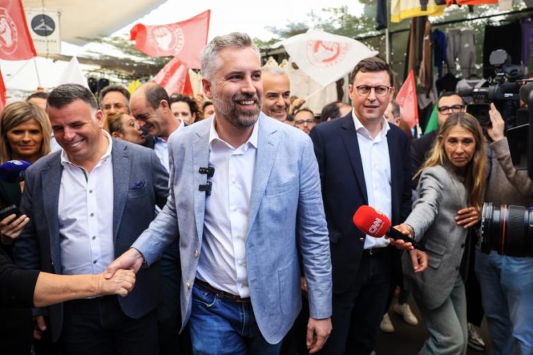 Pedro Nuno defende que quem atirou país para eleições não merece ser reeleito