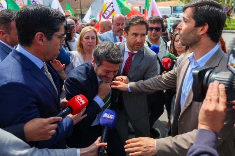 André Ventura volta a ser retirado de ação por indisposição