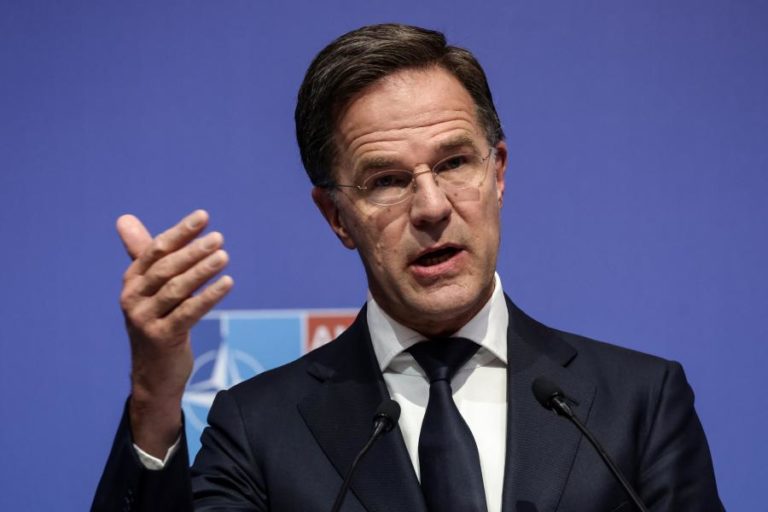 Mark Rutte diz que Putin errou ao enviar delegação menor à Turquia