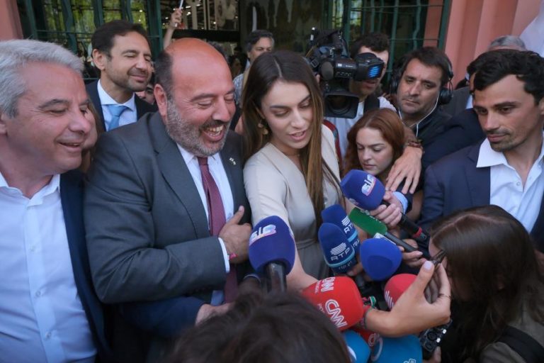 Ventura reaparece na campanha em videochamada com dirigentes