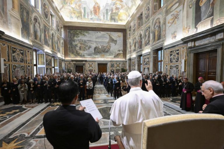 Papa: O pontífice que se vê como imigrante e que choca com Trump em políticas imigratórias