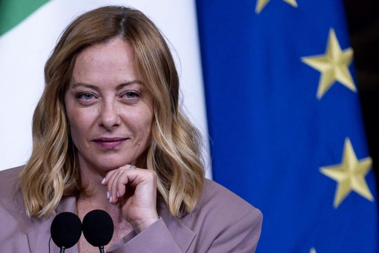 EUA e aliados europeus da Ucrânia apoiam oferta do Papa para conversações de paz no Vaticano