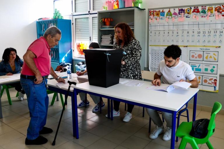 Votaram 25,56% dos eleitores até às 12:00
